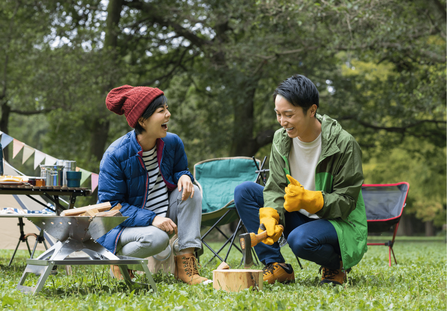 キャンプを楽しんでいる様子
