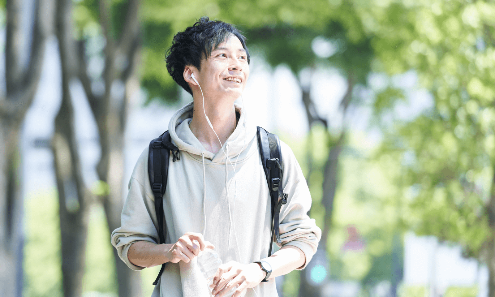 音楽を楽しむ男性